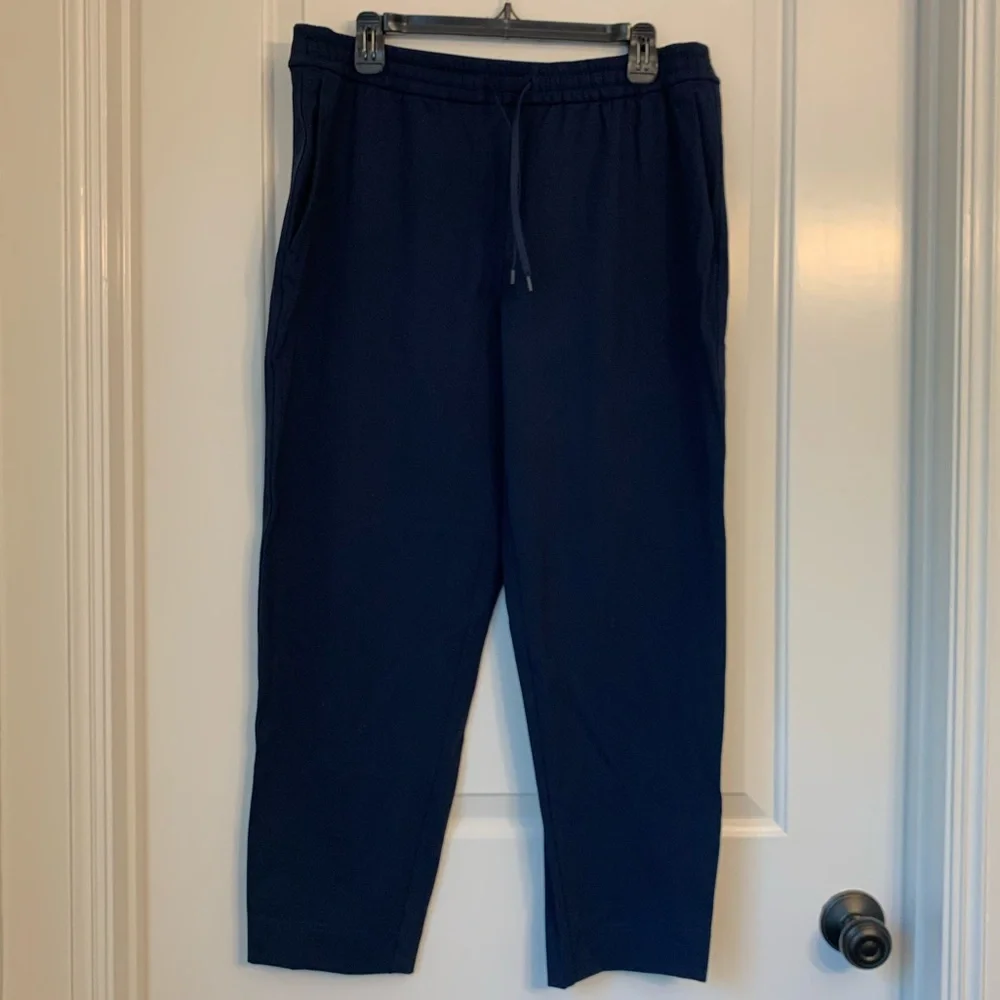Lululemon Tapered-Leg Mid-Rise Pant 7/8 Length in True Navy